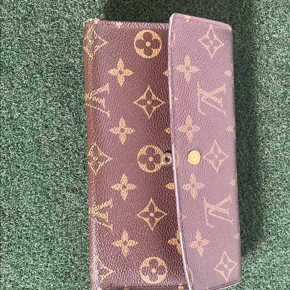 Louis Vuitton Monogram Wallet - Picture 3 of 12